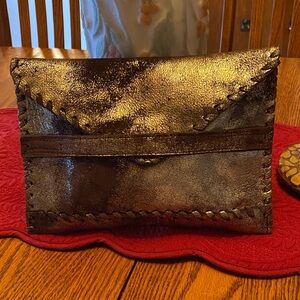 LAGGO Metallic Clutch